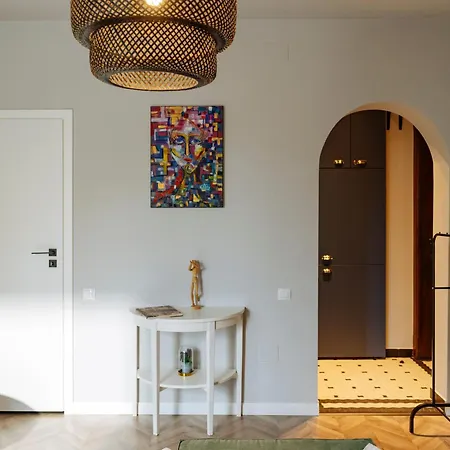 Petite Maison Sur Le Boulevard *