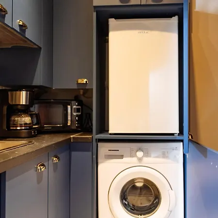 Petite Maison Sur Le Boulevard Βουκουρέστι