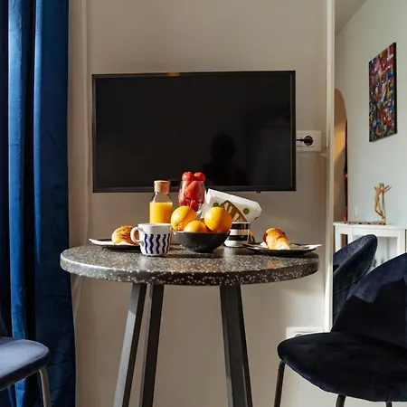 Апартаменты Petite Maison Sur Le Boulevard Бухарест