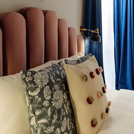 Petite Maison Sur Le Boulevard *